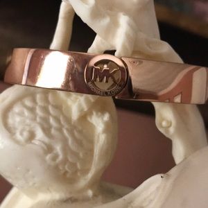 🔥❤️ MK beautiful bangle in gold rose color ‼️❤️
